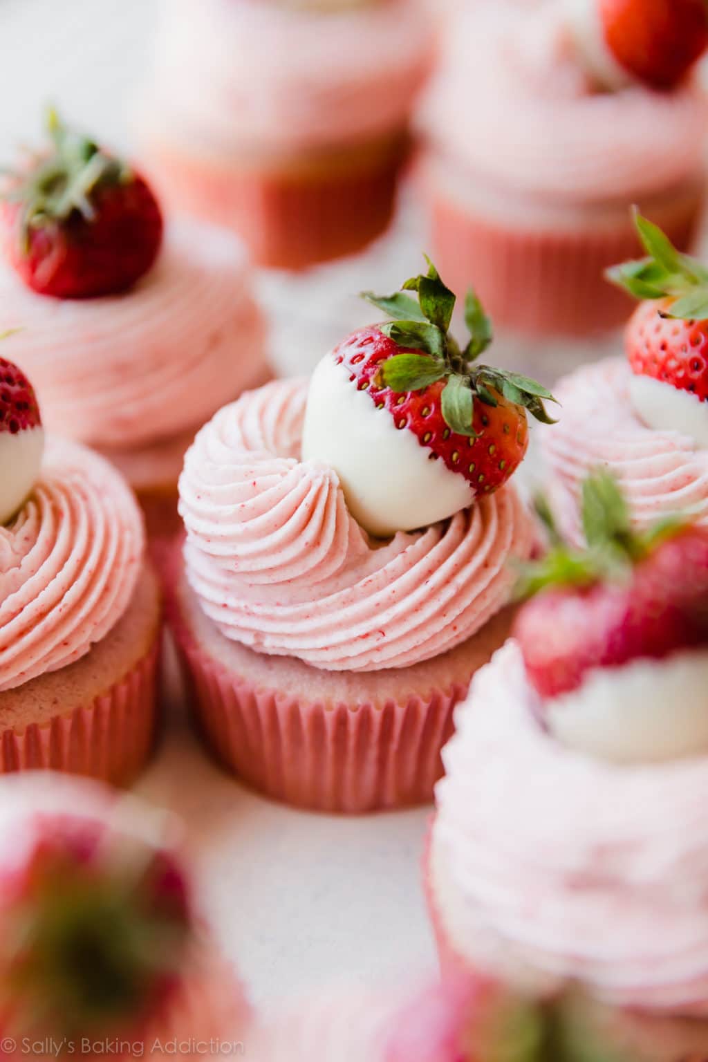 White Chocolate Strawberry Cupcakes